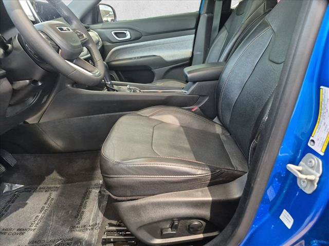 Used 2023 Jeep Compass Latitude w/ Sun and Sound Group AWD/4WD image 16