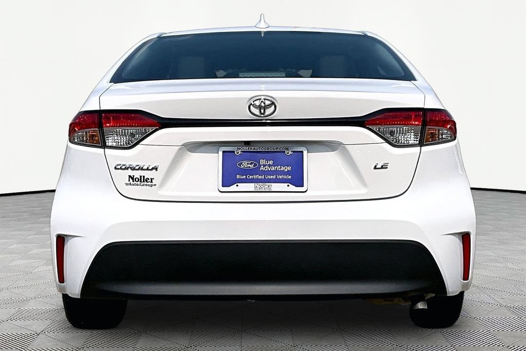 Used 2025 Toyota Corolla LE FWD image 4