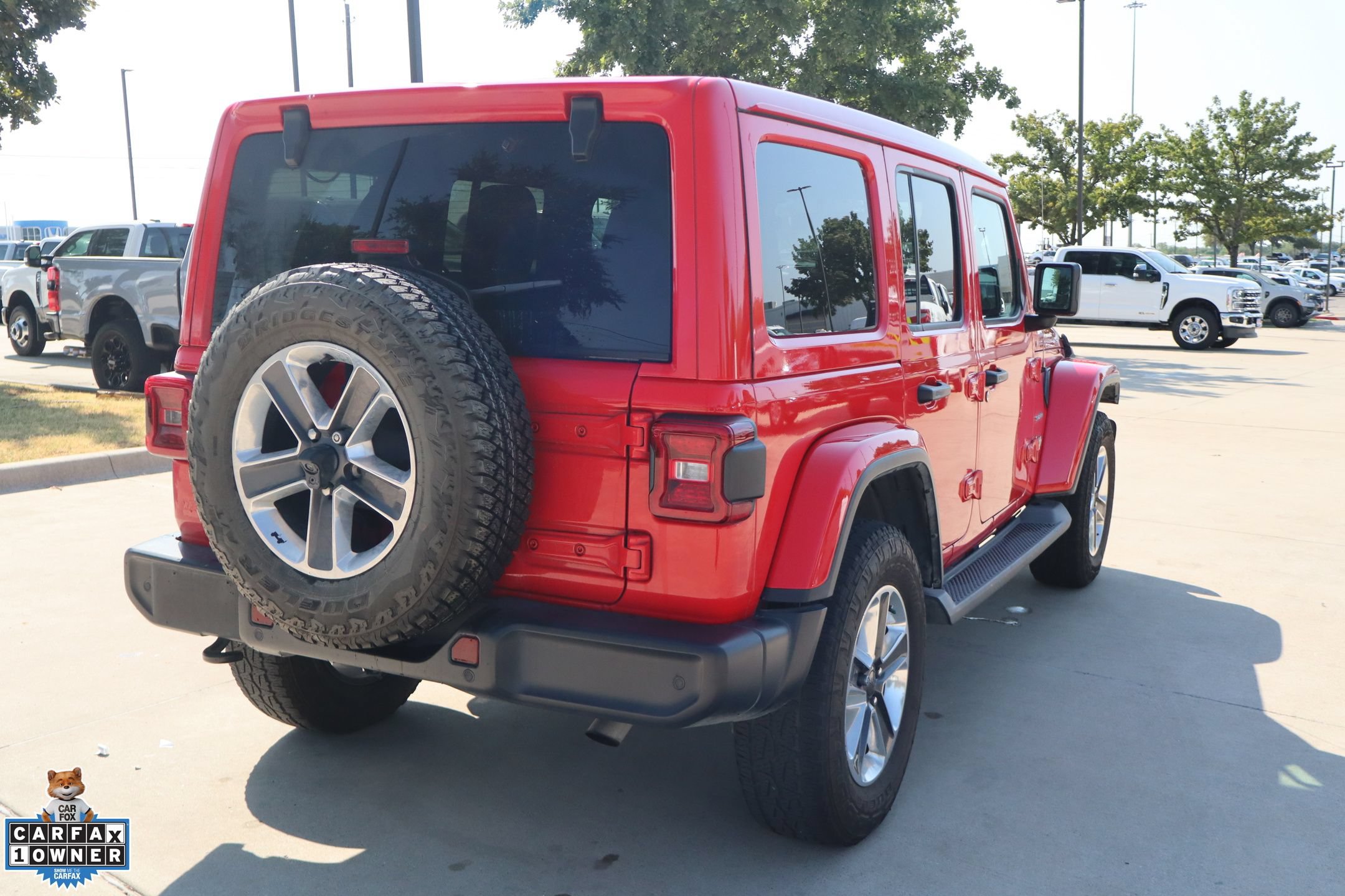 Used 2021 Jeep Wrangler Unlimited Sahara AWD/4WD image 3