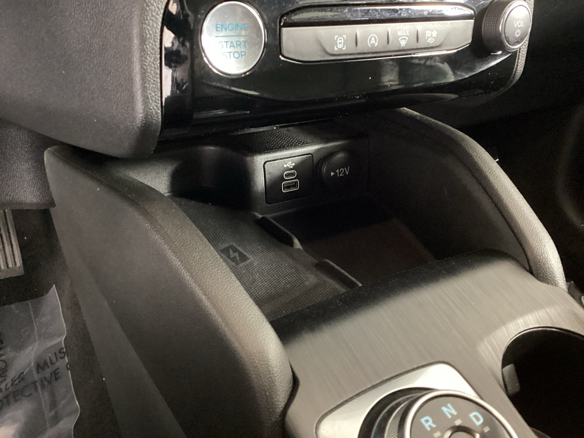 Certified 2025 Ford Escape Platinum AWD/4WD image 22