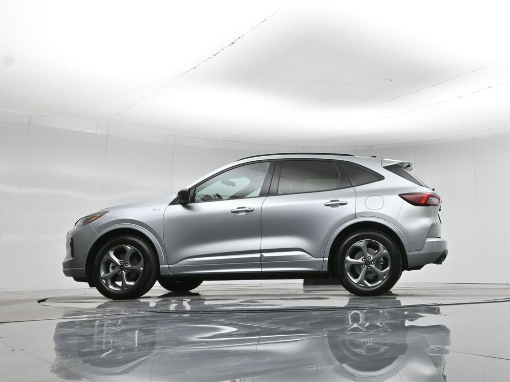 Certified 2024 Ford Escape ST-Line w/ Cold Weather Package image 24