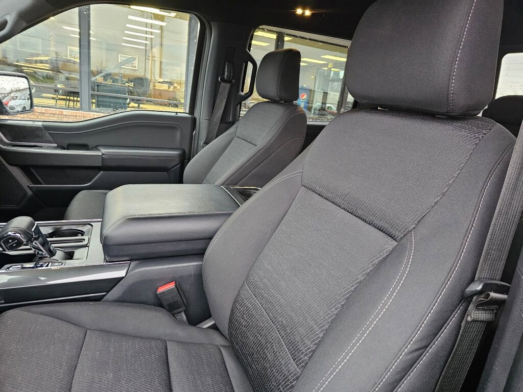 Certified 2022 Ford F150 XLT w/ Equipment Group 302A High image 18