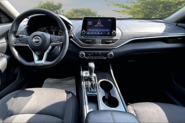 Used 2024 Nissan Altima 2.5 SV FWD image 15