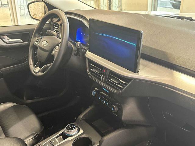 Certified 2025 Ford Escape Platinum AWD/4WD image 28