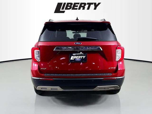 Certified 2022 Ford Explorer XLT w/ Equipment Group 202A image 4
