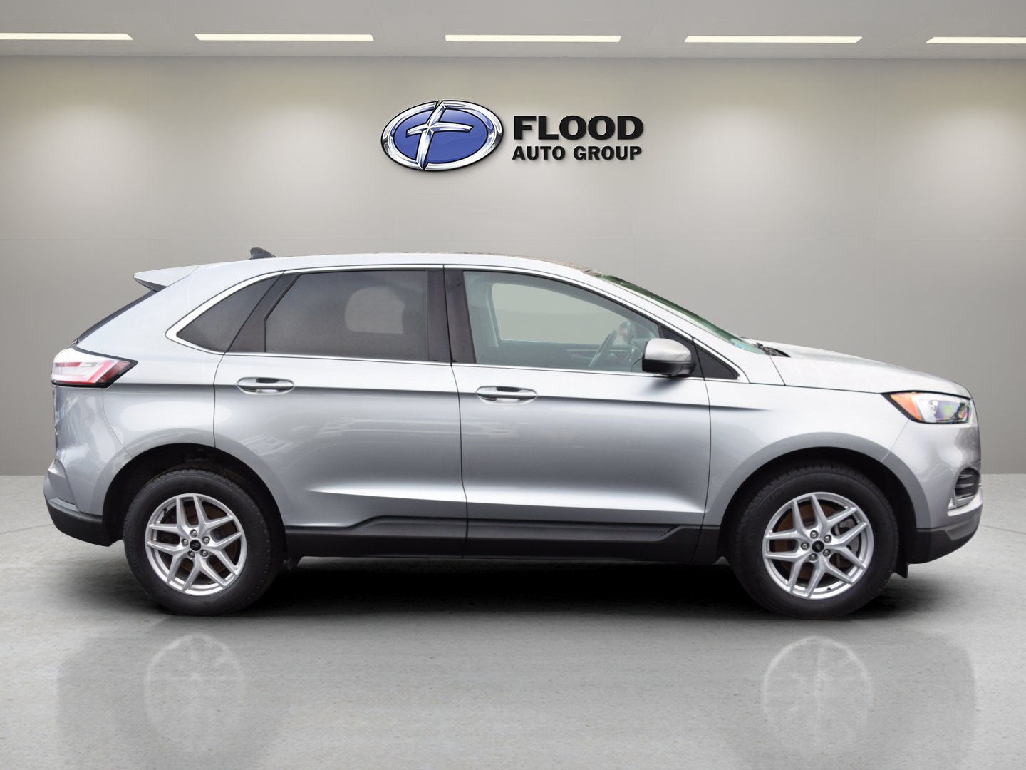 Certified 2023 Ford Edge SEL w/ Convenience Package AWD/4WD image 3