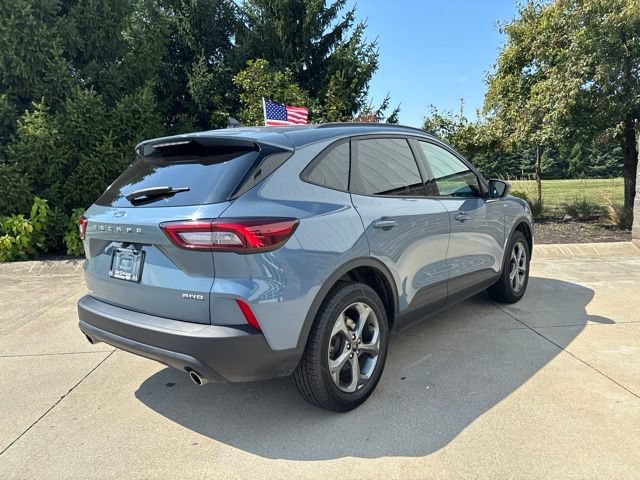 Certified 2025 Ford Escape ST-Line Select AWD/4WD image 7
