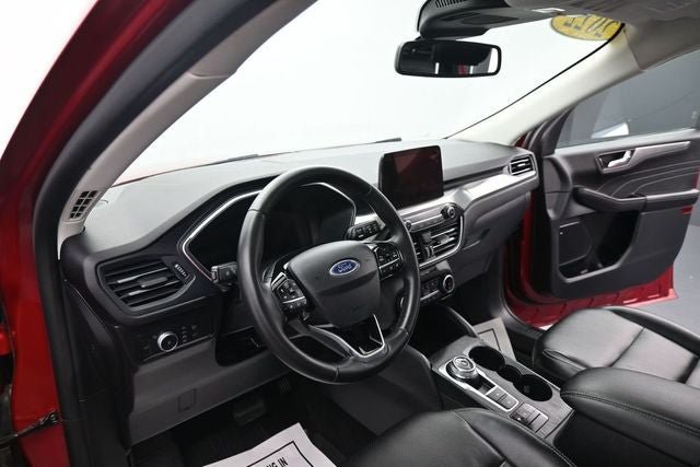 Certified 2022 Ford Escape Titanium w/ Class II Trailer Tow Package AWD/4WD image 19
