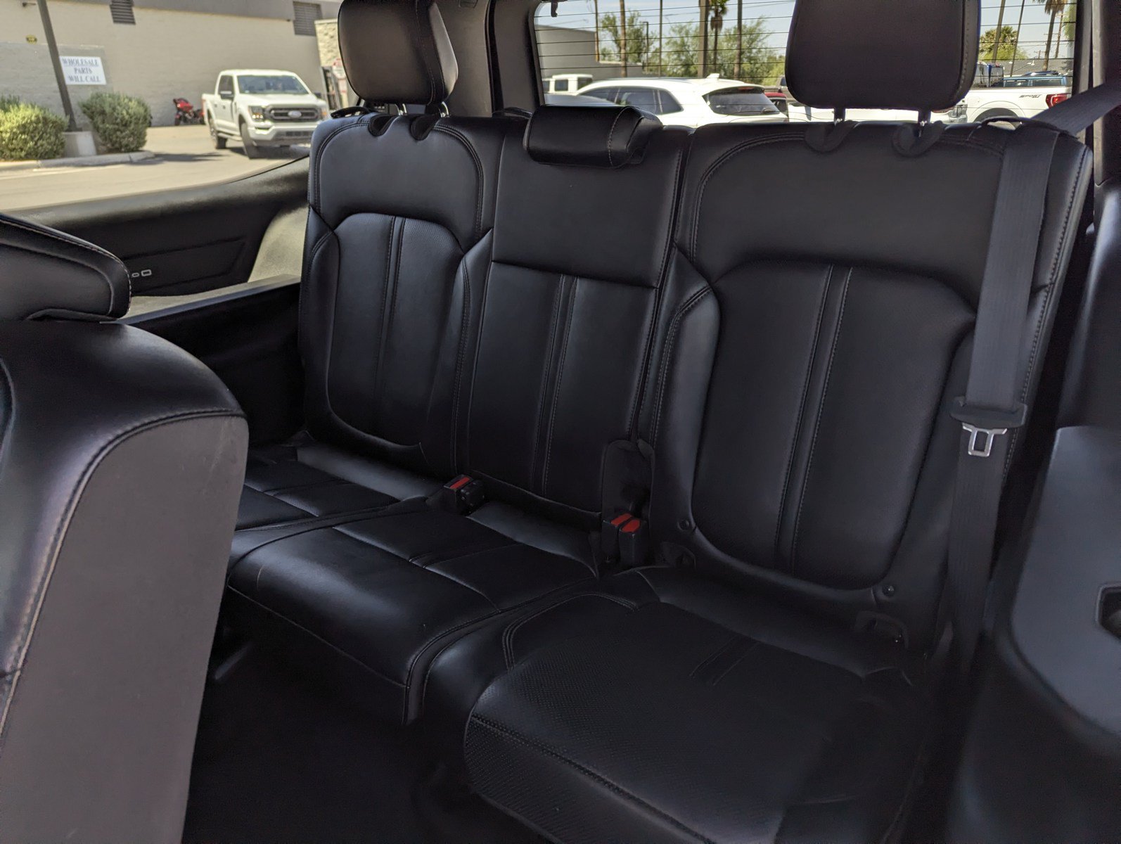 Used 2024 Jeep Wagoneer Series II w/ Flexible Seating Group RWD image 9