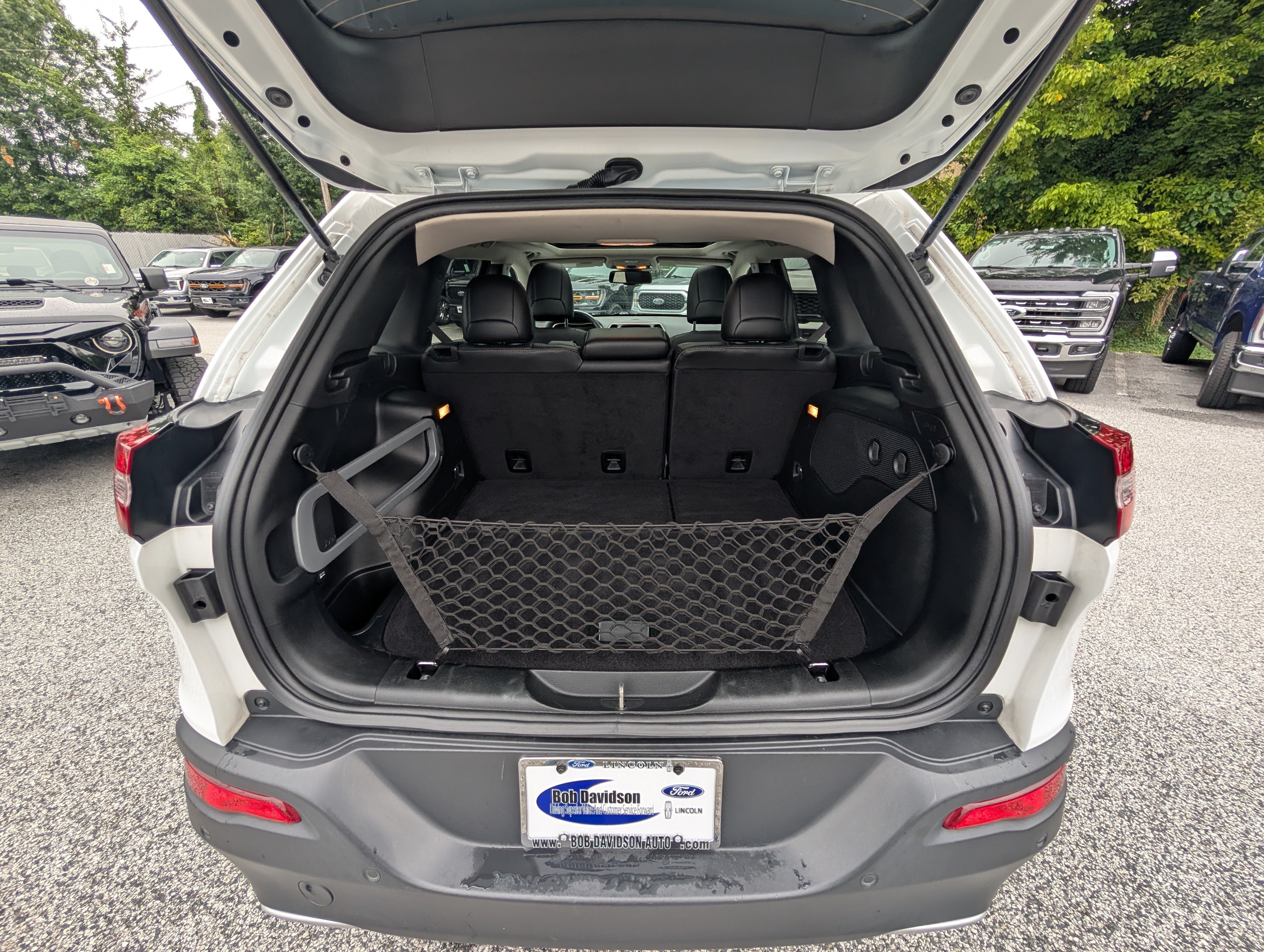 Used 2017 Jeep Cherokee Limited AWD/4WD image 14