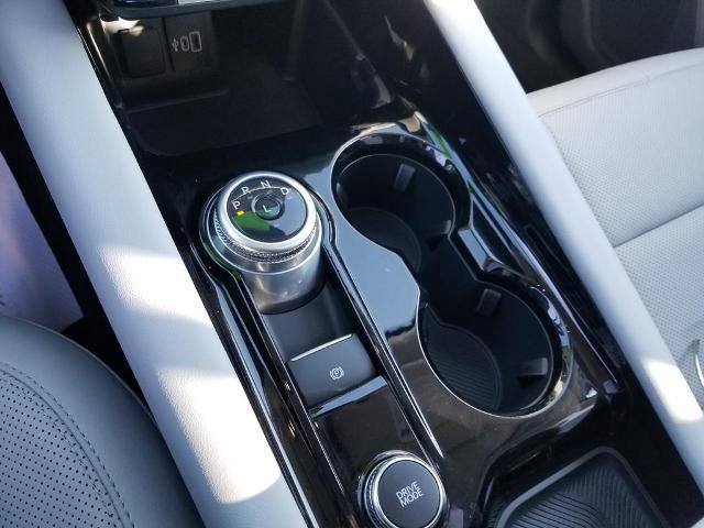 Certified 2025 Ford Explorer Platinum w/ Ultimate Package image 20