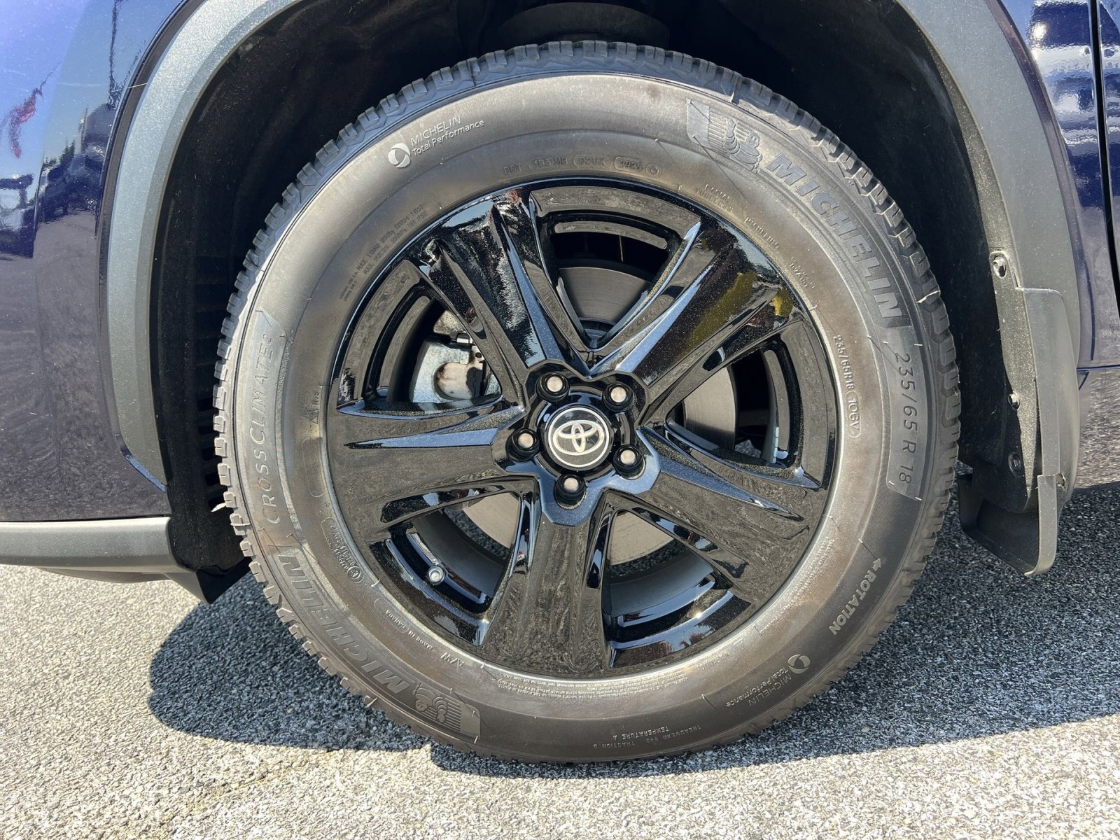 Used 2023 Toyota Highlander LE FWD image 20