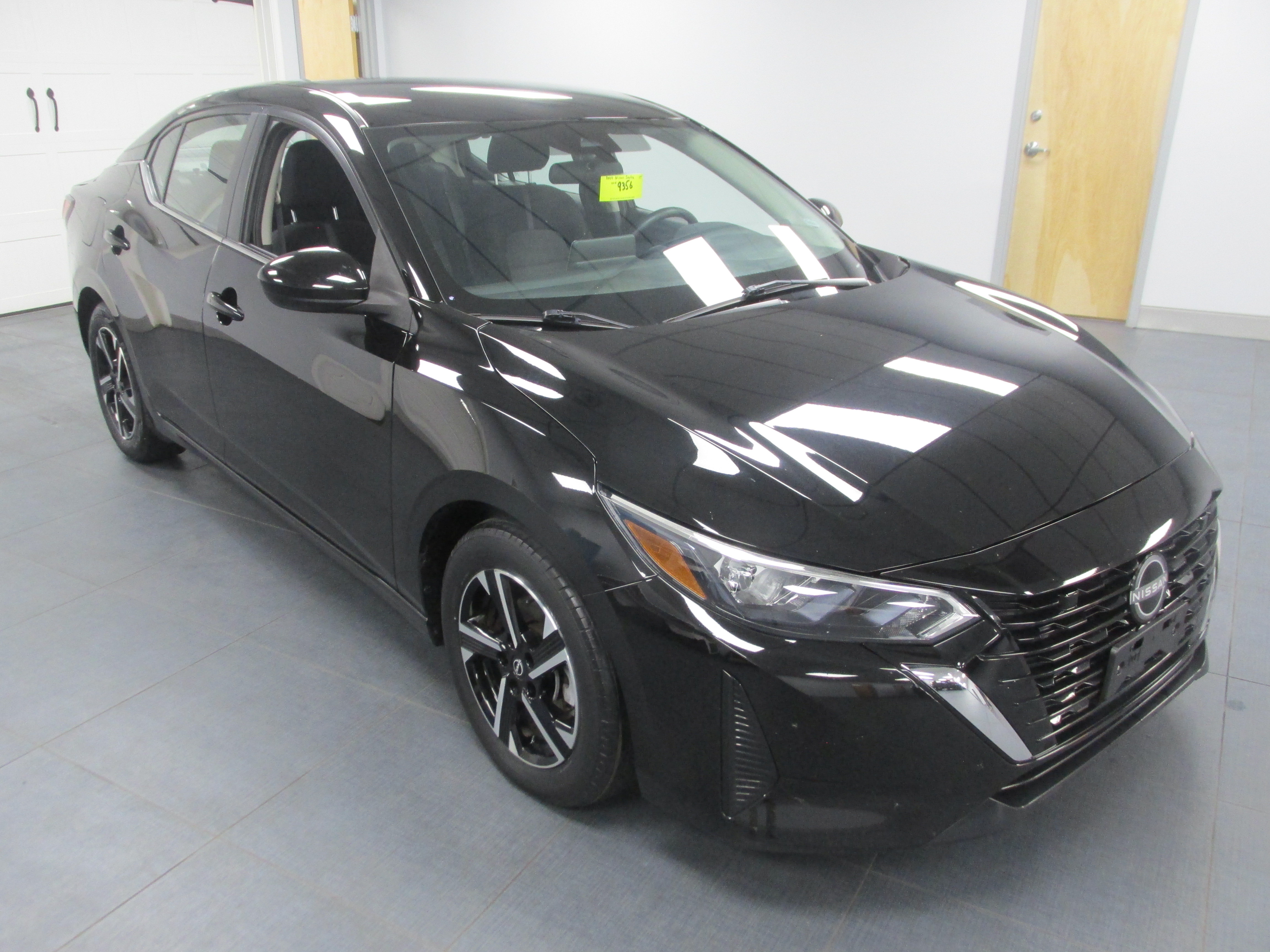 Used 2024 Nissan Sentra SV FWD image 3