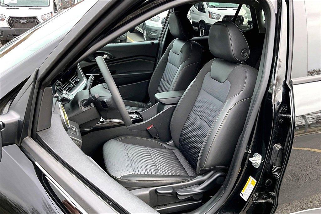 Used 2025 Chevrolet Trax LT image 23