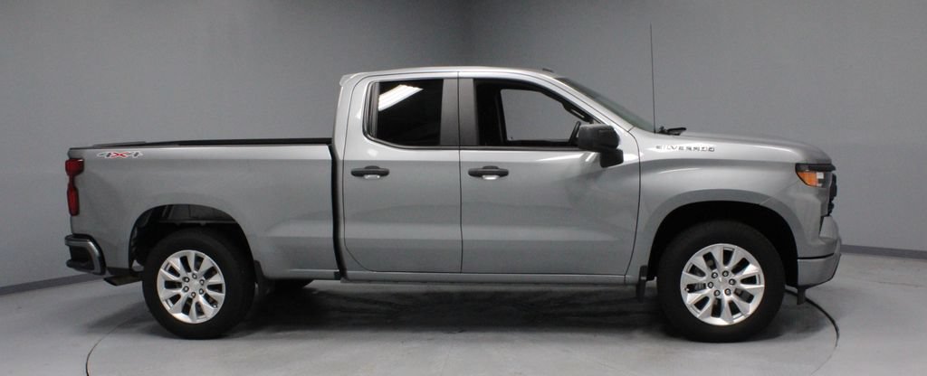 Used 2023 Chevrolet Silverado 1500 Custom AWD/4WD image 9