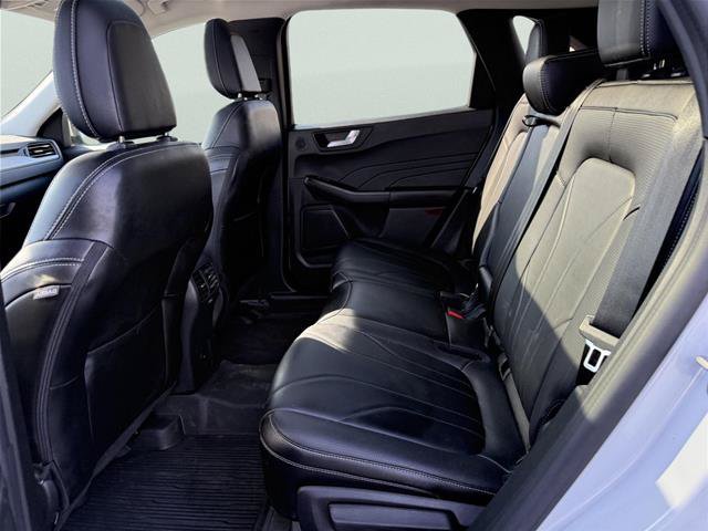 Certified 2025 Ford Escape SE w/ PHEV Premium Package FWD image 12