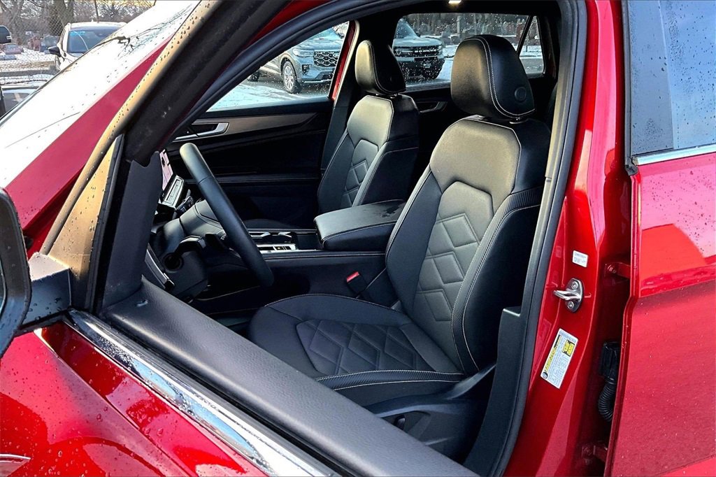 Used 2024 Volkswagen Atlas Cross Sport SE w/ Panoramic Sunroof Package image 24