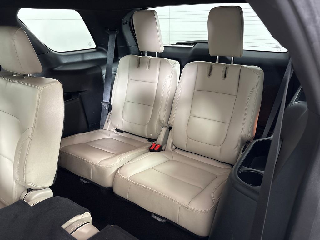 Certified 2019 Ford Explorer XLT w/ Equipment Group 202A AWD/4WD image 32