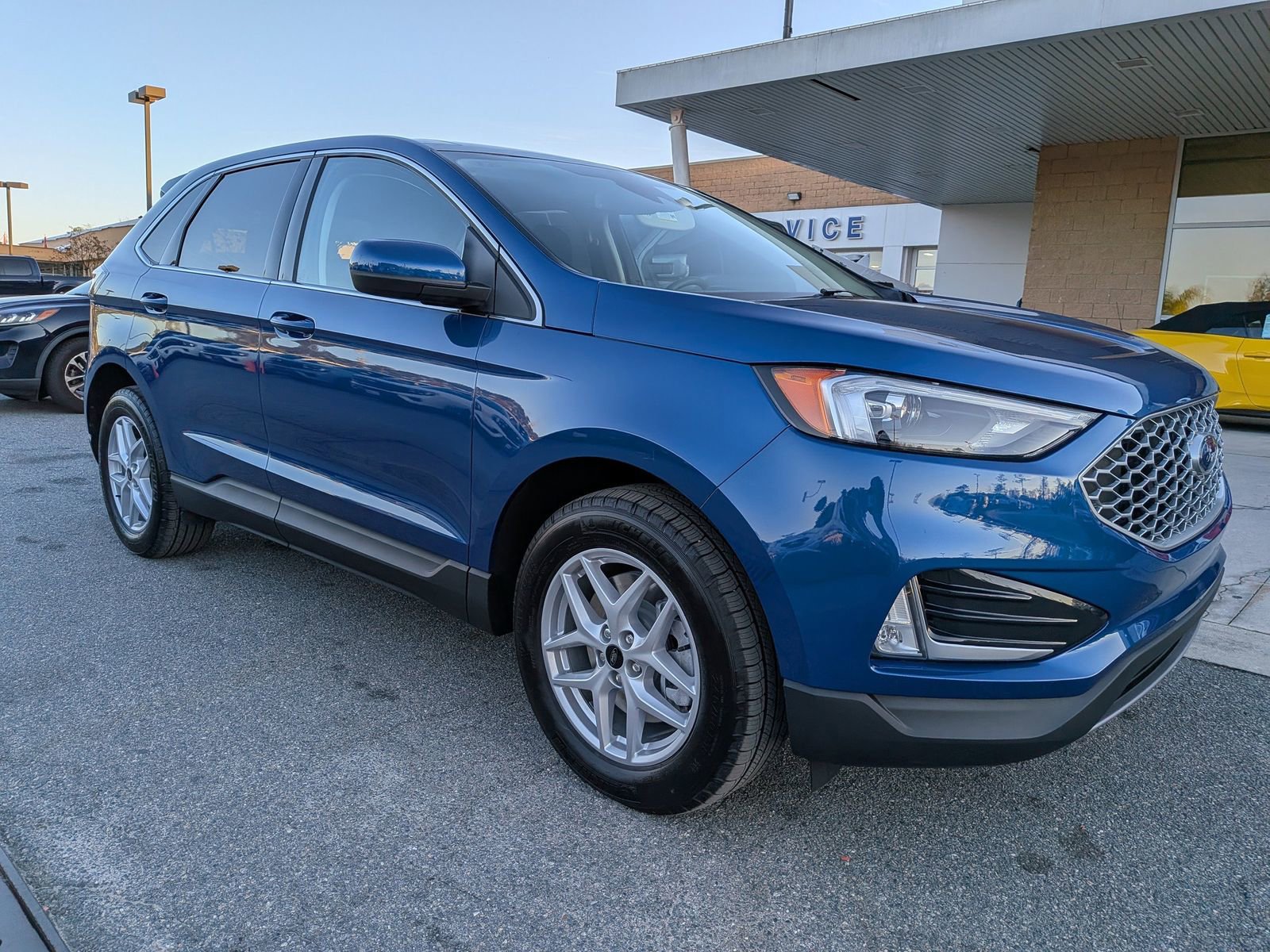 Certified 2023 Ford Edge SEL w/ Convenience Package image 2