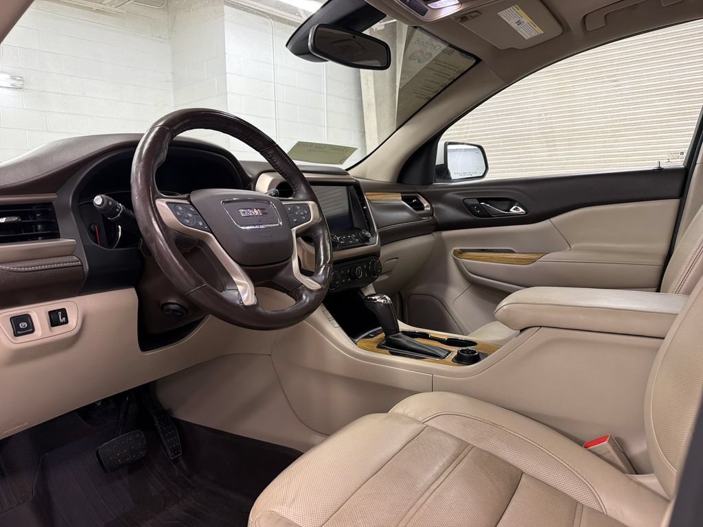 Used 2018 GMC Acadia Denali w/ Technology Package FWD image 6