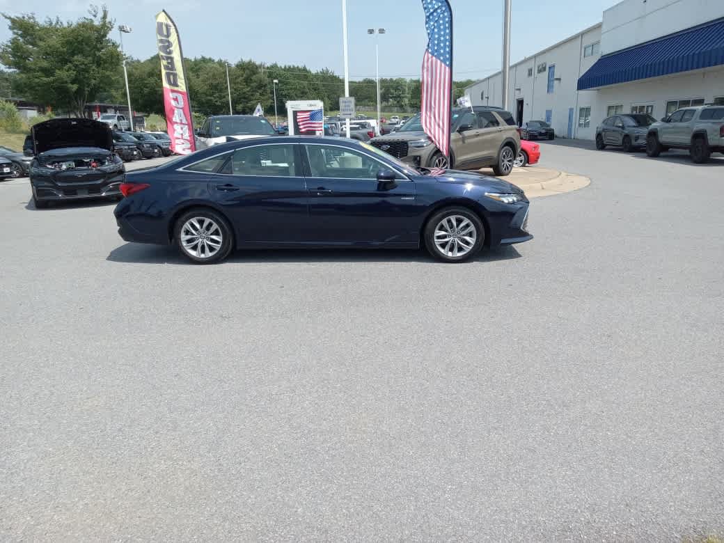Used 2021 Toyota Avalon XLE FWD image 8