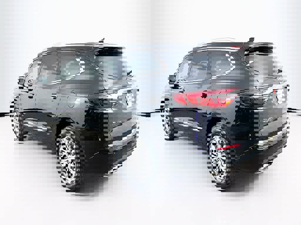 Used 2021 Buick Enclave Avenir w/ Avenir Technology Package image 4