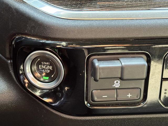 Used 2025 Chevrolet Silverado 2500 LT w/ Convenience Package AWD/4WD image 30