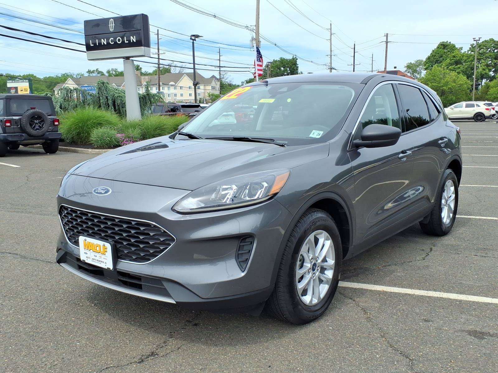 Certified 2022 Ford Escape SE w/ Convenience Package AWD/4WD image 3