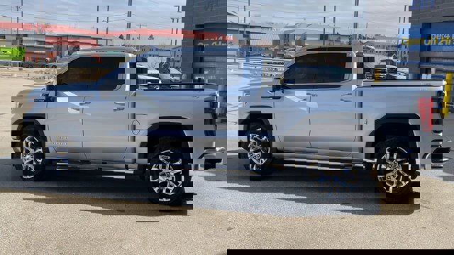 Used 2019 GMC Sierra 1500 SLT w/ SLT Premium Plus Package AWD/4WD image 7