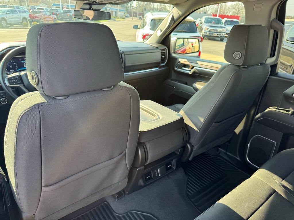 Used 2023 Chevrolet Silverado 1500 LT AWD/4WD image 22