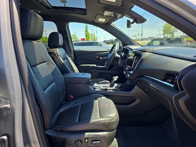 Used 2023 Chevrolet Traverse RS w/ LPO, Floor Liner Package AWD/4WD image 19