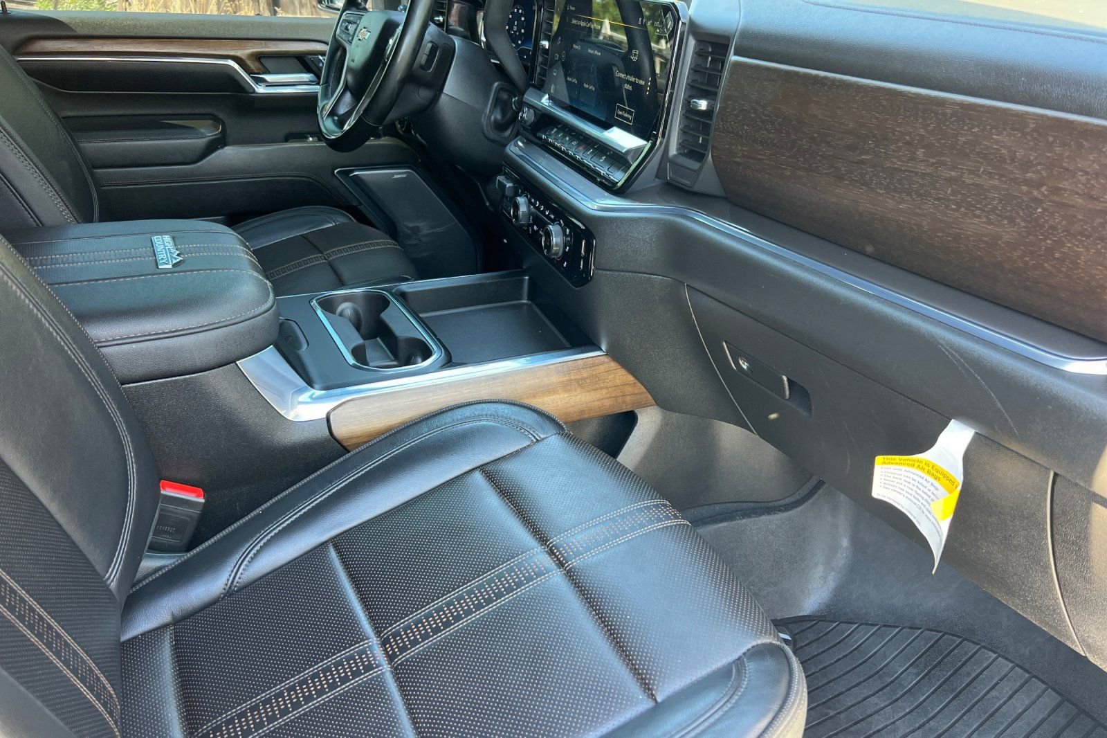 Used 2024 Chevrolet Silverado 3500 High Country w/ Technology Package AWD/4WD image 16