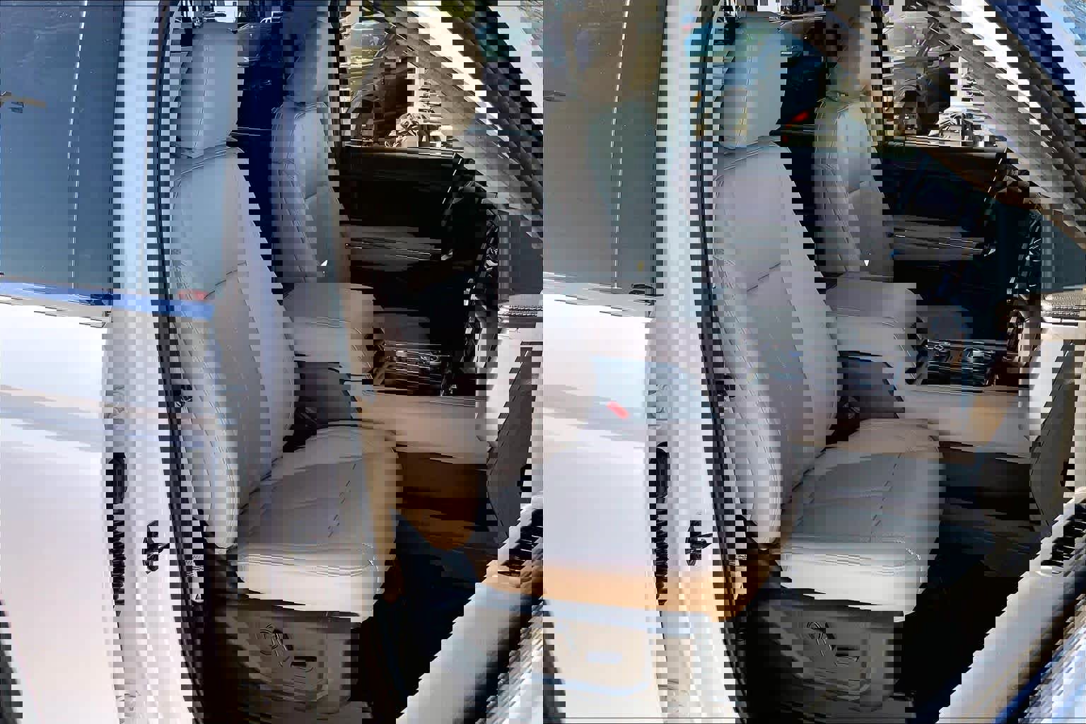 Certified 2024 Ford Expedition Max XLT image 10