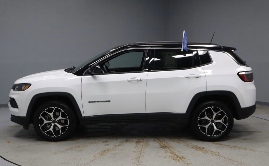 Used 2025 Jeep Compass Limited image 2