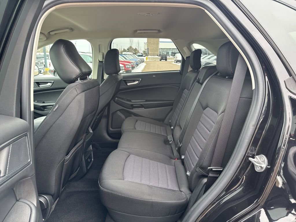 Certified 2021 Ford Edge SE image 28