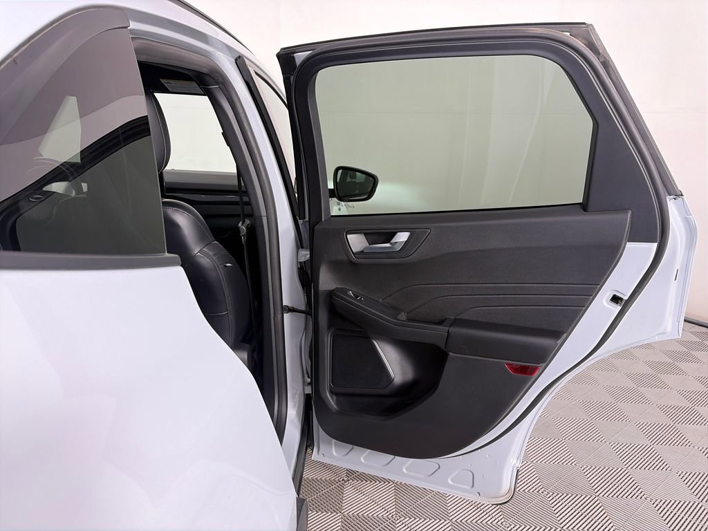 Certified 2025 Ford Escape ST-Line Select AWD/4WD image 28