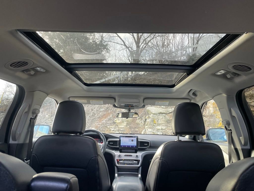 Certified 2024 Ford Explorer XLT w/ Equipment Group 202A image 11