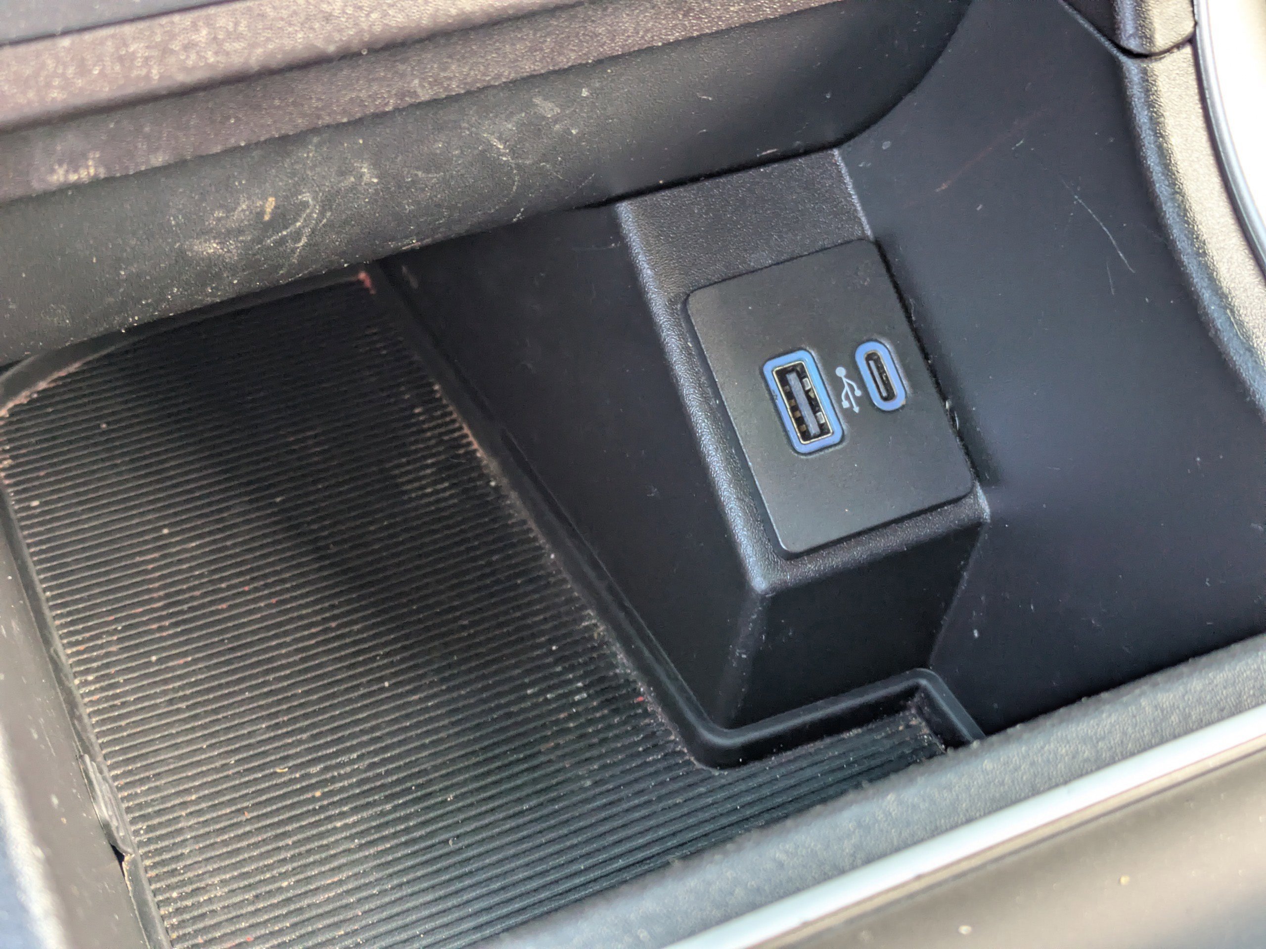 Certified 2023 Ford Edge SE w/ Black Appearance Package image 25