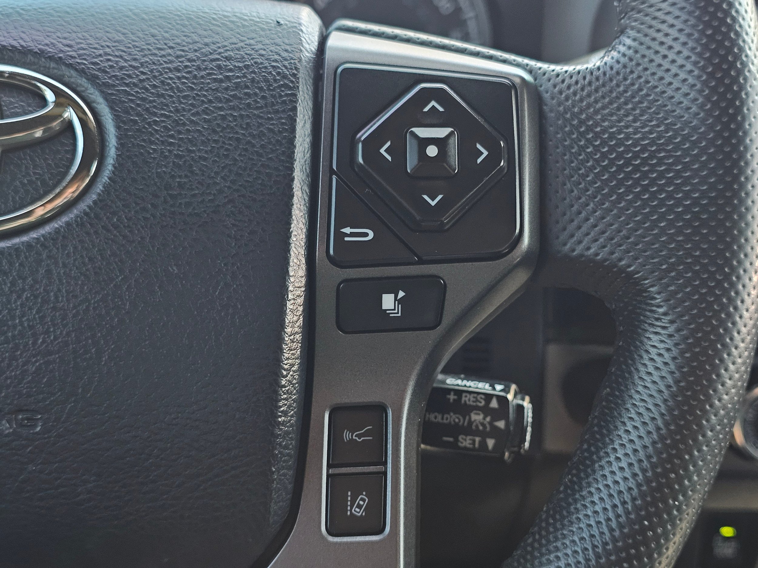 Used 2020 Toyota Tacoma TRD Sport w/ Technology Package AWD/4WD image 24