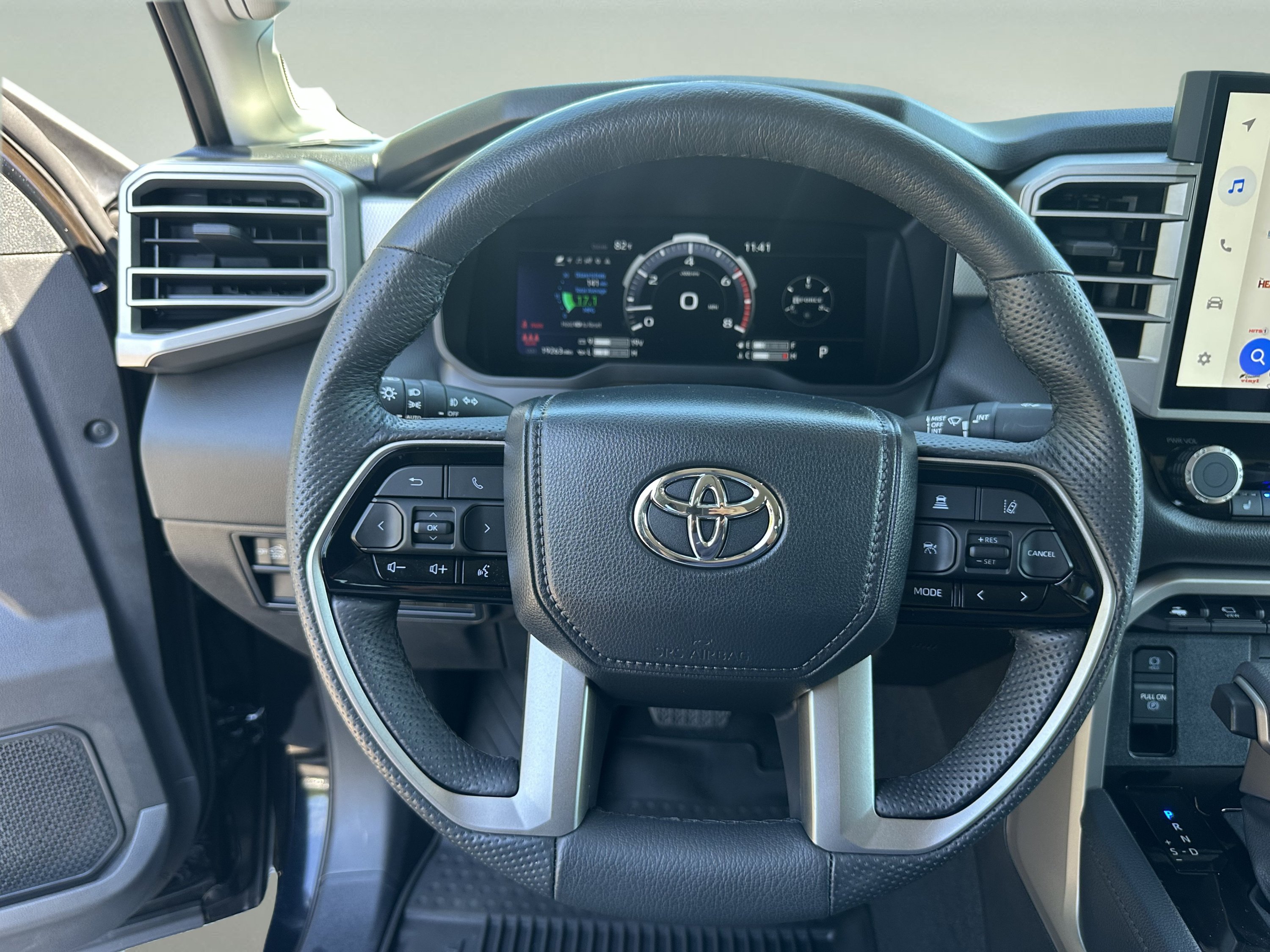 Used 2024 Toyota Tundra Limited AWD/4WD image 12