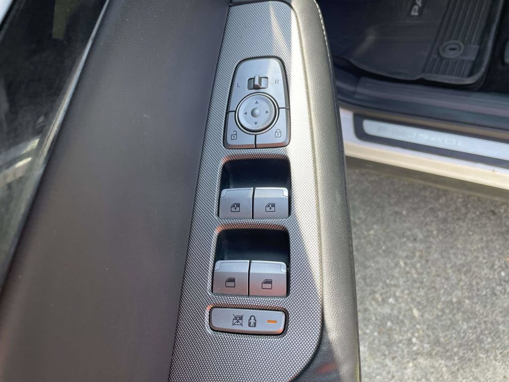 Used 2022 Hyundai Palisade Limited AWD/4WD image 16