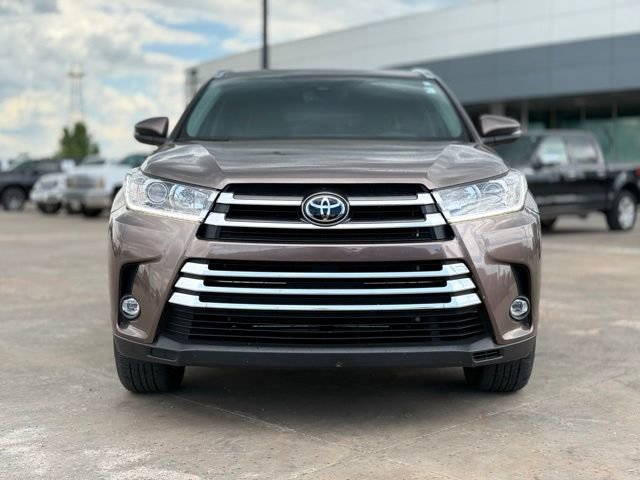 Used 2019 Toyota Highlander Limited FWD image 3
