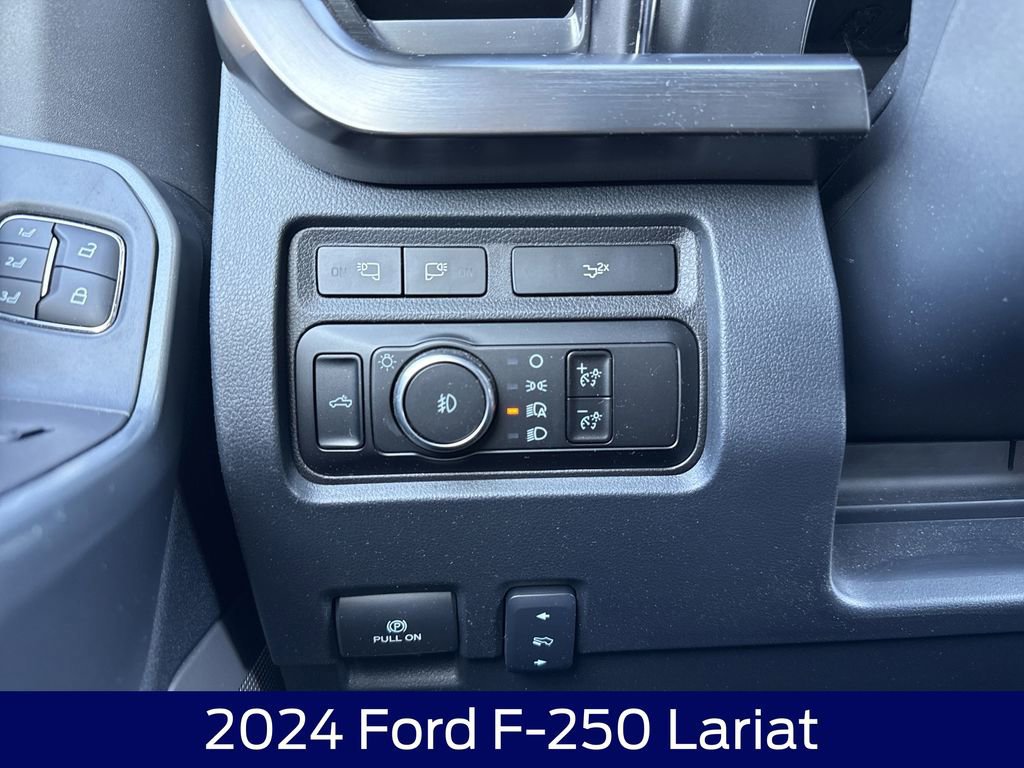 Certified 2024 Ford F250 Lariat w/ Chrome Package image 25