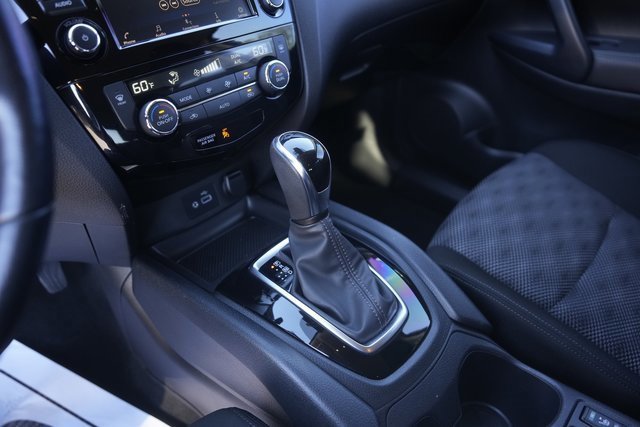 Used 2021 Nissan Rogue Sport SV image 27