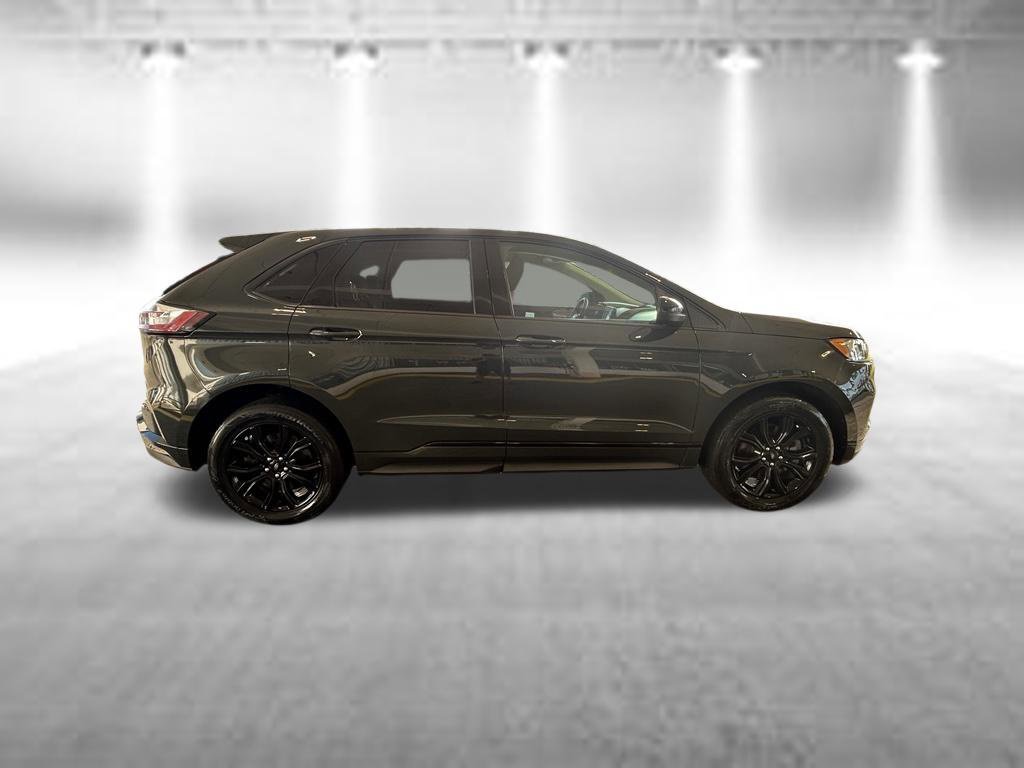 Certified 2024 Ford Edge SE w/ Black Appearance Package AWD/4WD image 3