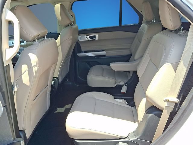 Certified 2024 Ford Explorer Limited w/ Limited Technology Package RWD image 7