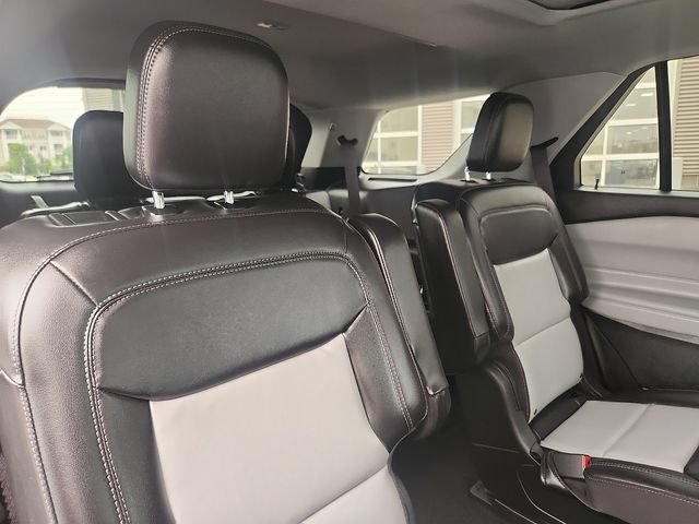 Certified 2023 Ford Explorer XLT w/ Equipment Group 202A AWD/4WD image 30