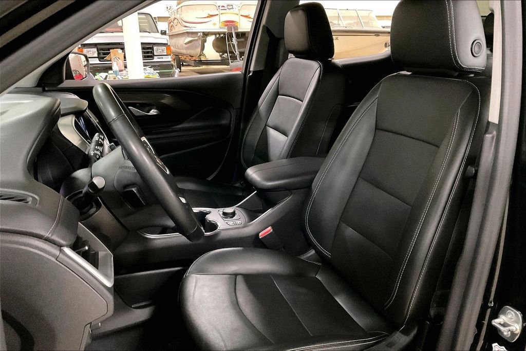 Used 2024 GMC Terrain SLT image 23