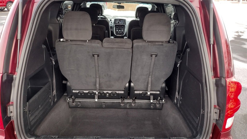 Used 2017 Dodge Grand Caravan SE image 24
