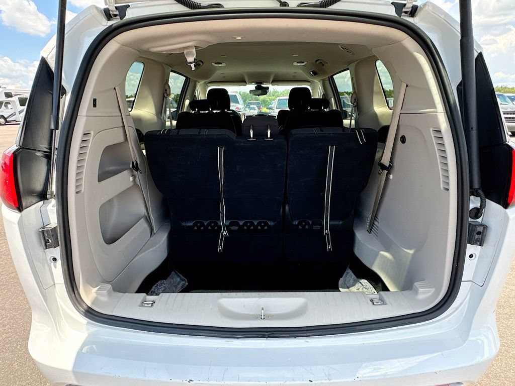 Used 2023 Chrysler Voyager LX FWD image 26